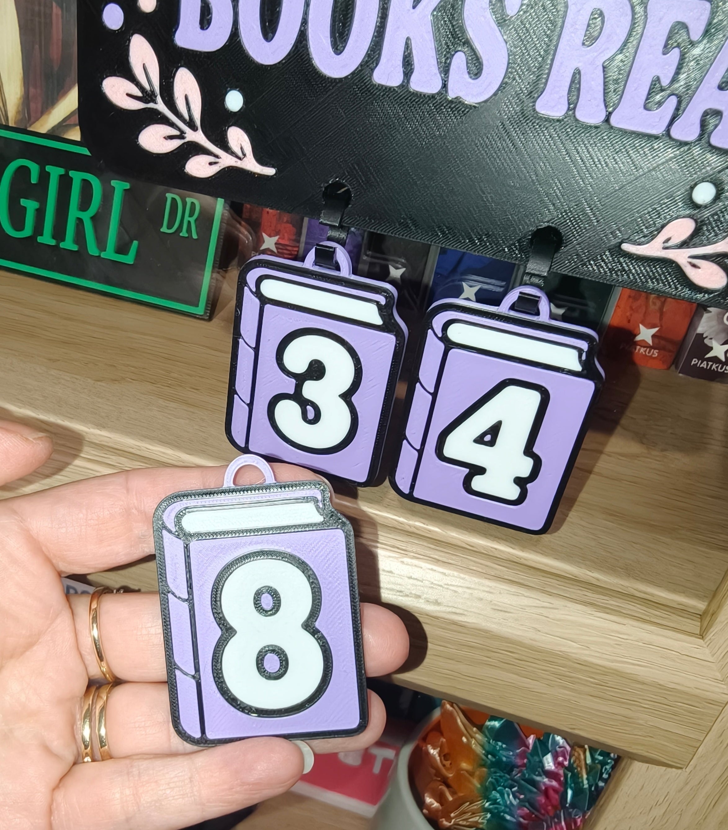 Hot Girls Read Book Tracker