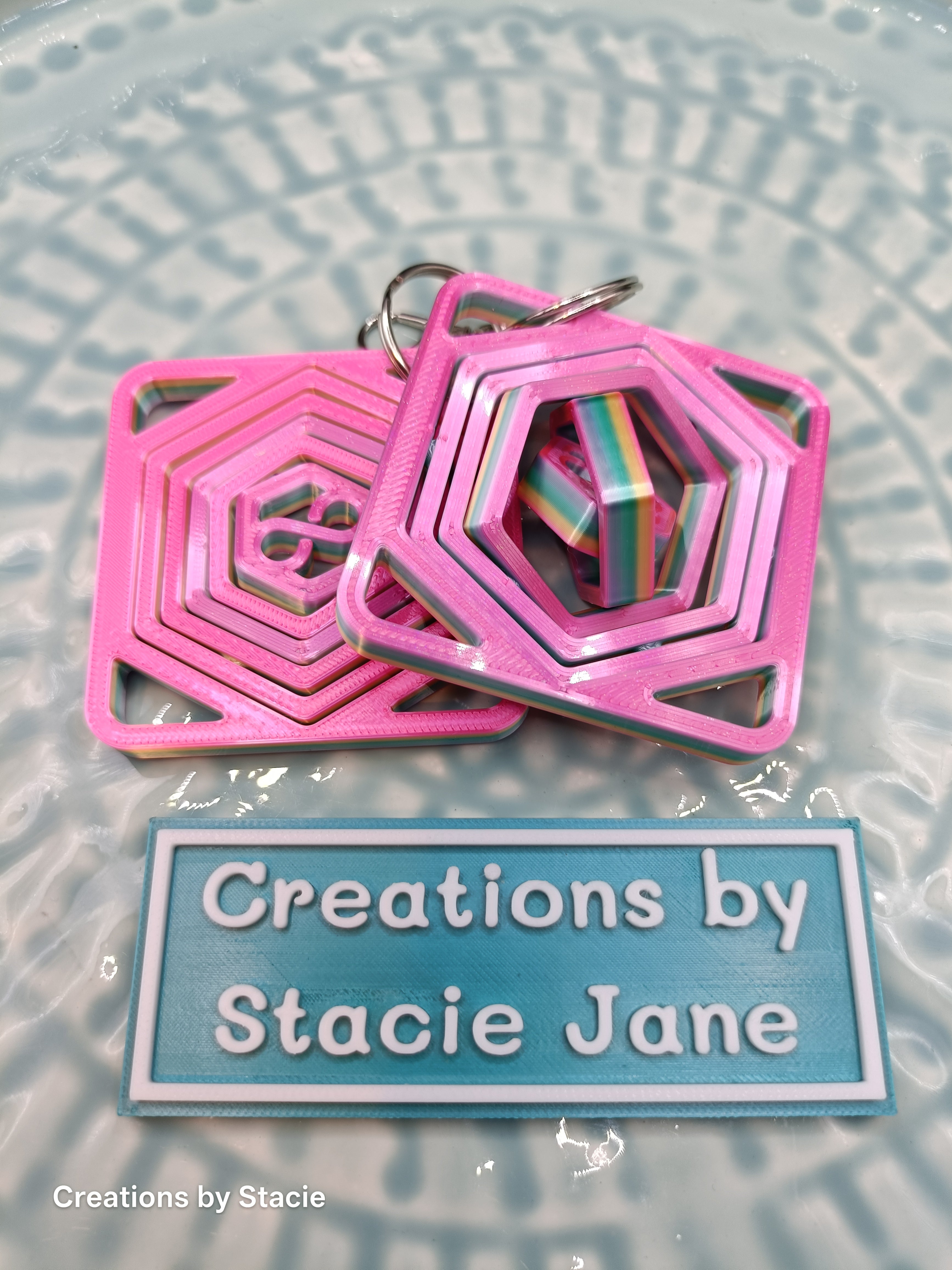Fidget spinning keychains